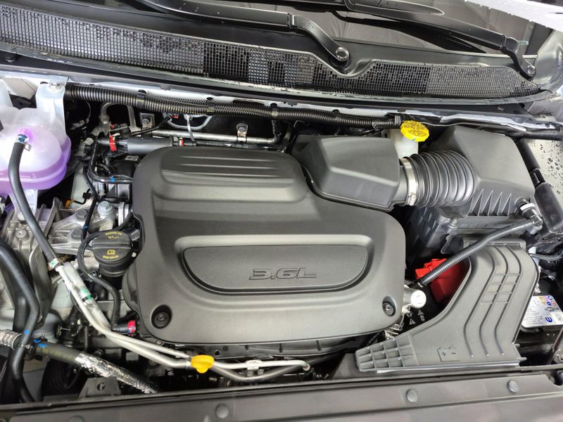 2025 Chrysler Pacifica SelectImage 37