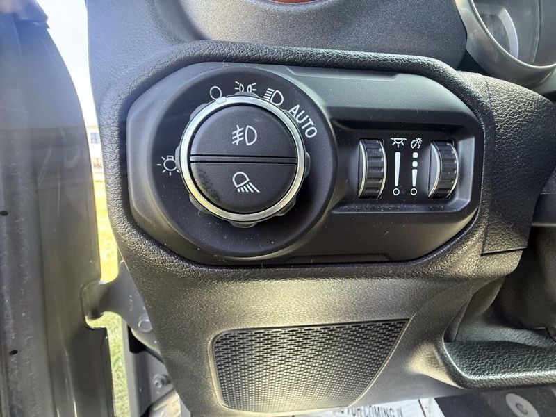 2021 Jeep Gladiator Mojave photo 12