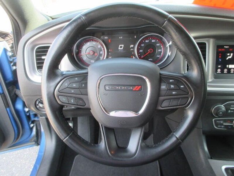Used 2022 Dodge Charger SXTImage 15