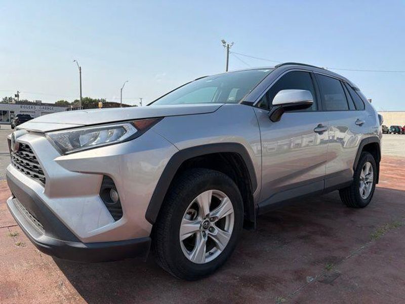 Used 2019 Toyota RAV4 XLEImage 1