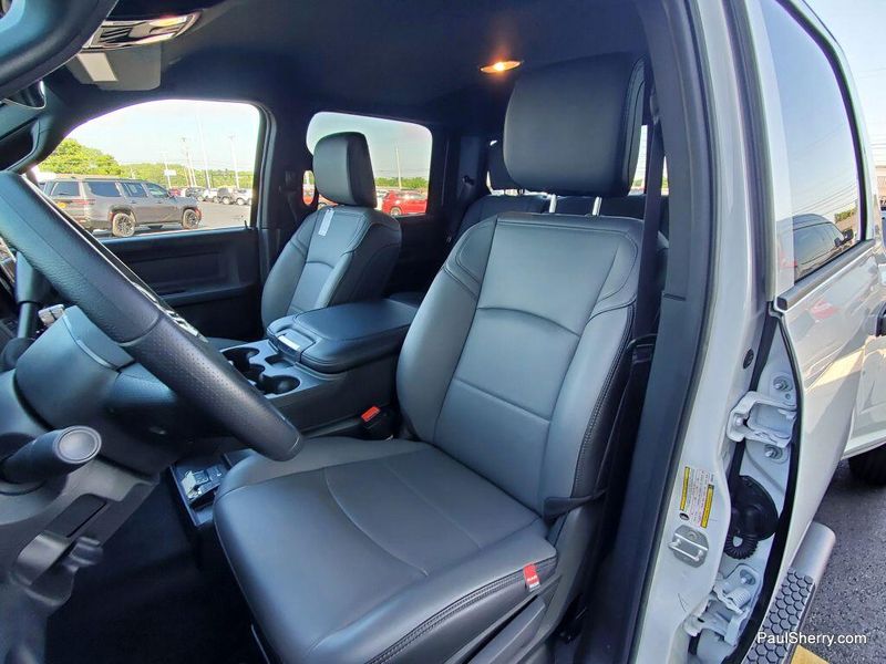 New 2025 RAM 3500 Tradesman Crew Cab 4x4 8