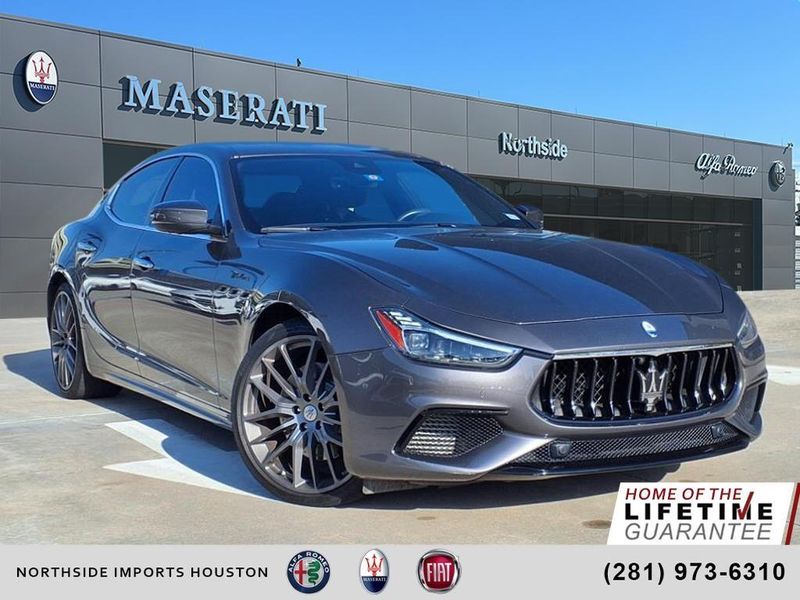 Used 2022 Maserati Ghibli Modena Q4Image 1