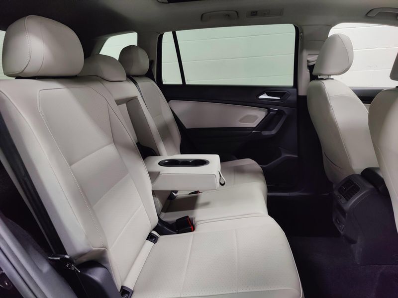 Used 2020 Volkswagen Tiguan SE AWD w/SunroofImage 16