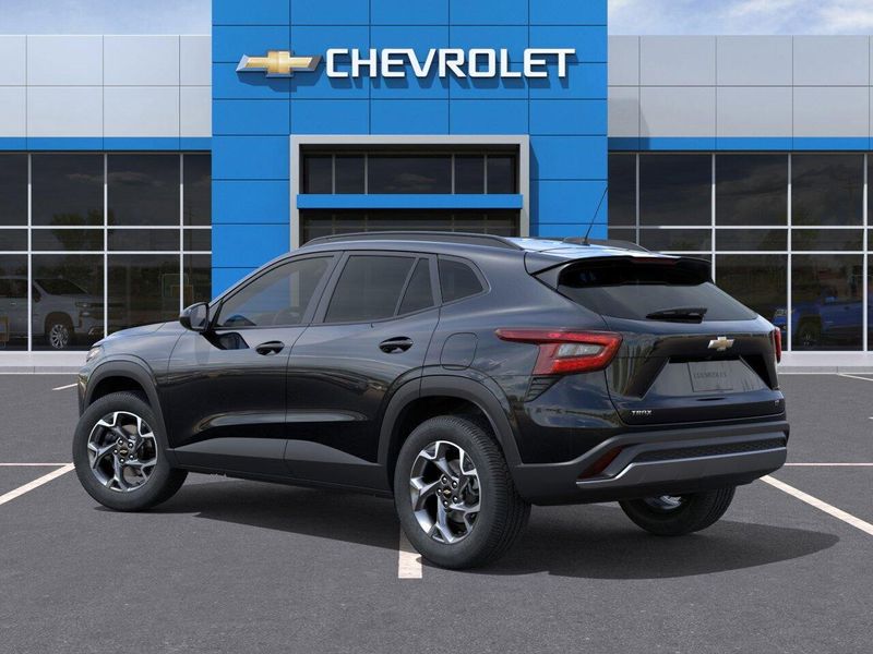 New 2025 Chevrolet Trax LTImage 3