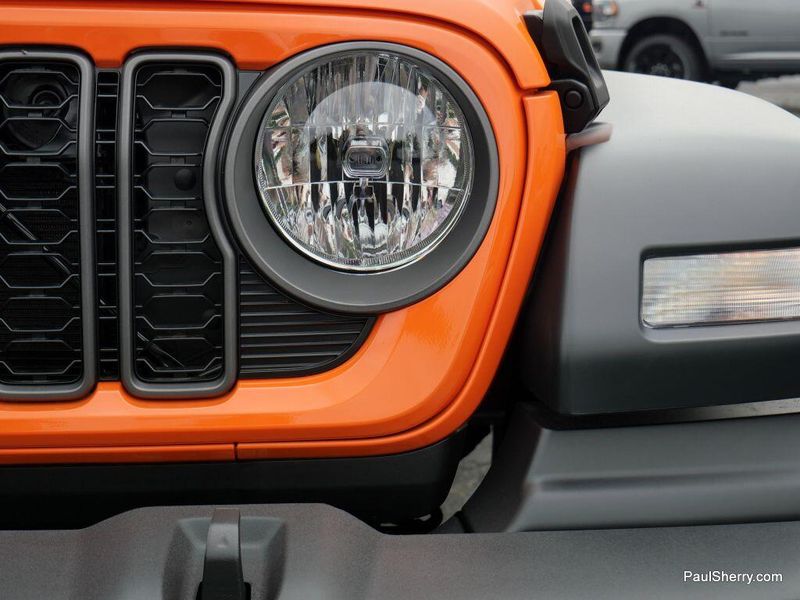 New 2025 Jeep Wrangler 4-door Sport S