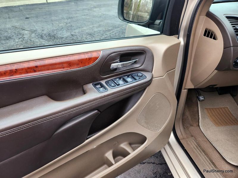 Used 2014 Chrysler Town & Country Touring