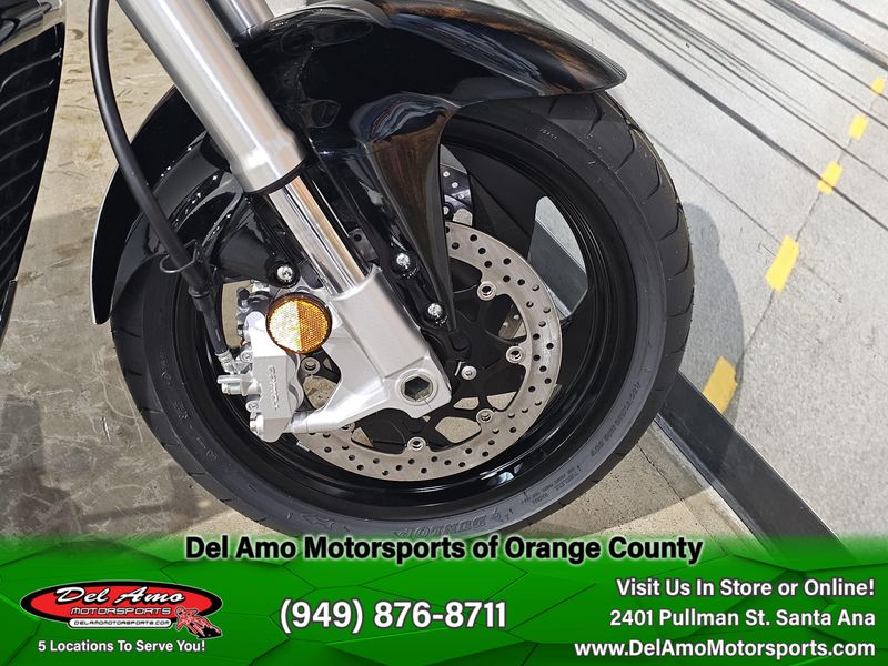 New 2025 Suzuki BOULEVARD M109R Image 13