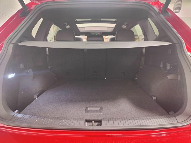 Used 2024 Volkswagen Tiguan AWD SEL R-Line w/Sunroof/NavImage 17