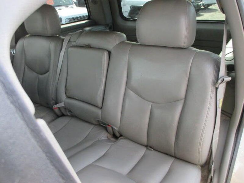 2003 Chevrolet Tahoe LTImage 20