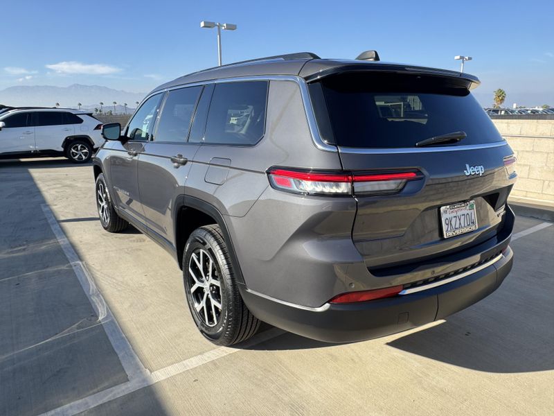 Used 2024 Jeep Grand Cherokee L LimitedImage 8