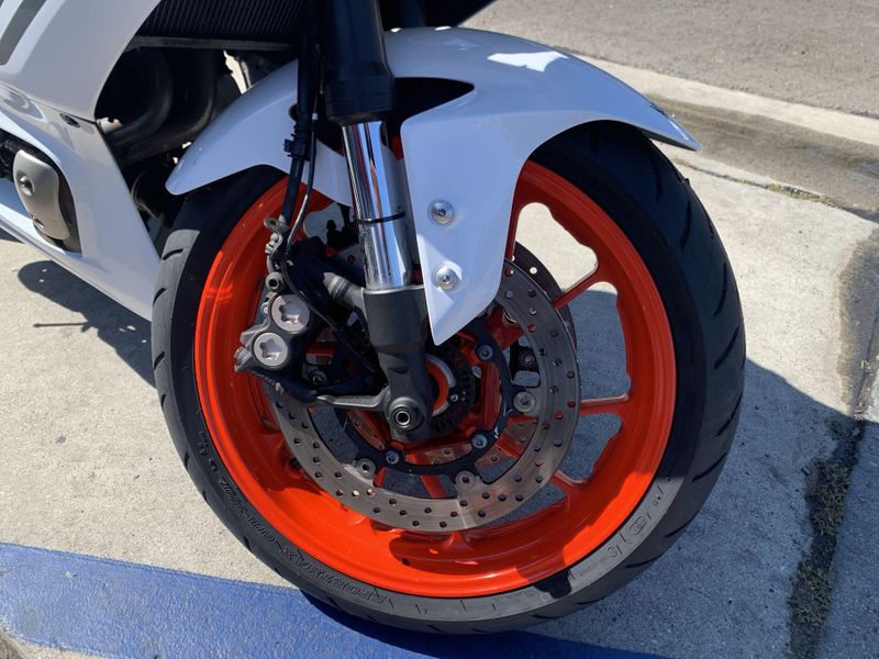 Used 2023 Yamaha YZF-R7 CA Image 10