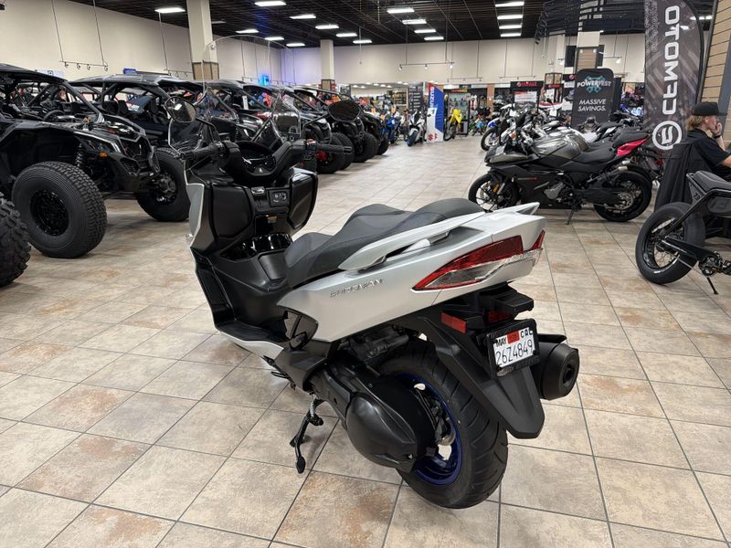 Used 2024 Suzuki Burgman 400 Image 15
