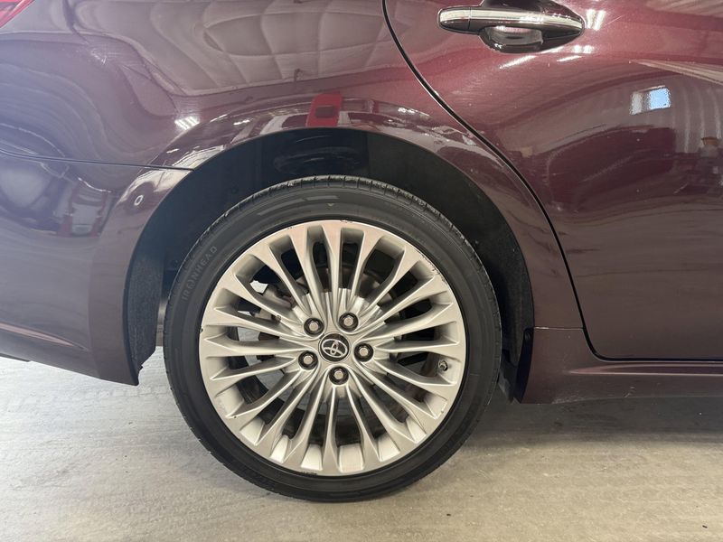Used 2018 Toyota Avalon LimitedImage 7