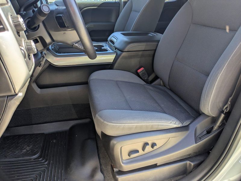 2018 Chevrolet Silverado 1500 LT photo 13
