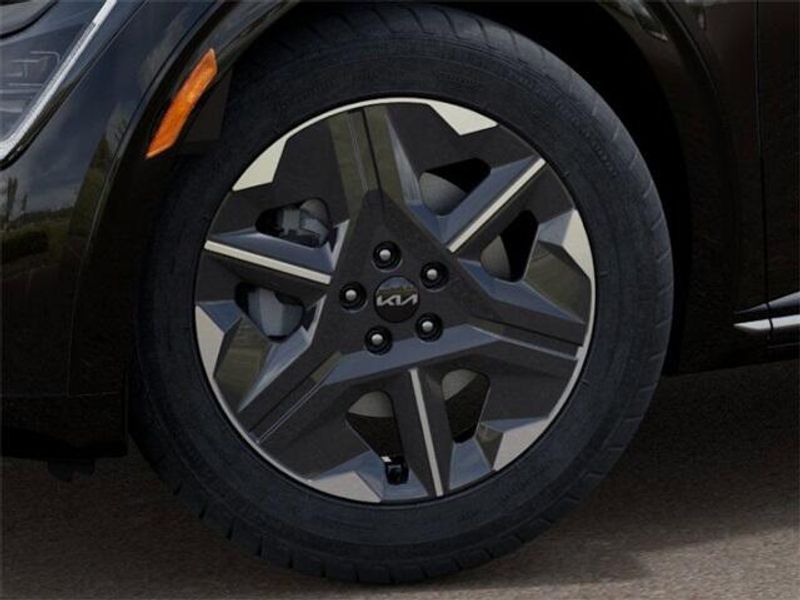 2025 Kia EV6 LightImage 9