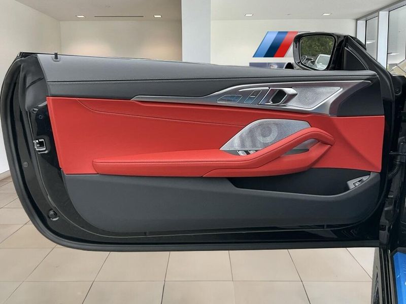 2025 BMW 8 Series M850i xDriveImage 17