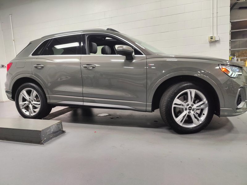 Used 2024 Audi Q3 S line Premium AWD w/ConvenienceImage 3