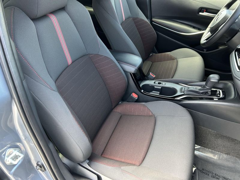 Used 2025 Toyota Corolla SEImage 11