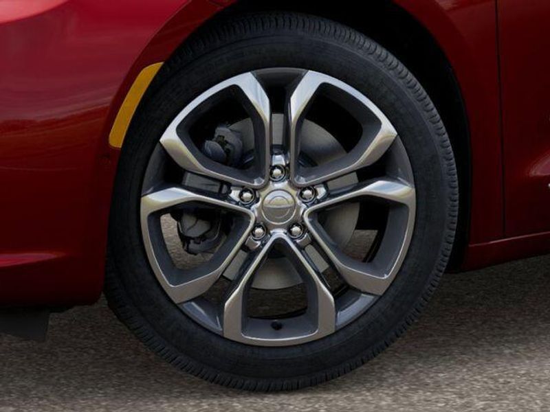 New 2026 Chrysler Pacifica Pinnacle AwdImage 8