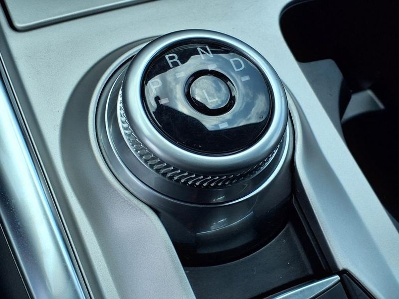 2023 Ford Explorer XLTImage 23