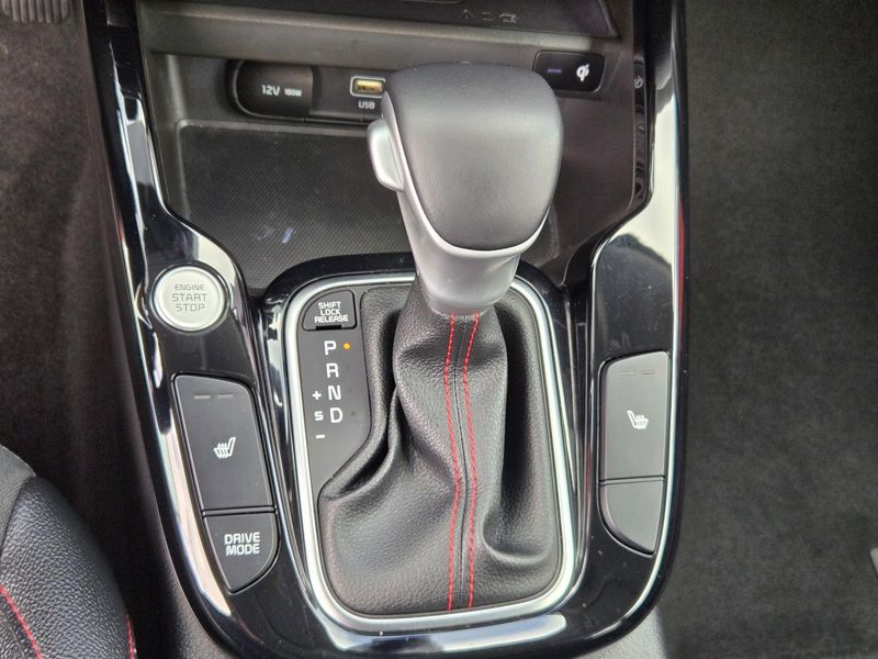 2023 Kia Soul GT-Line photo 13