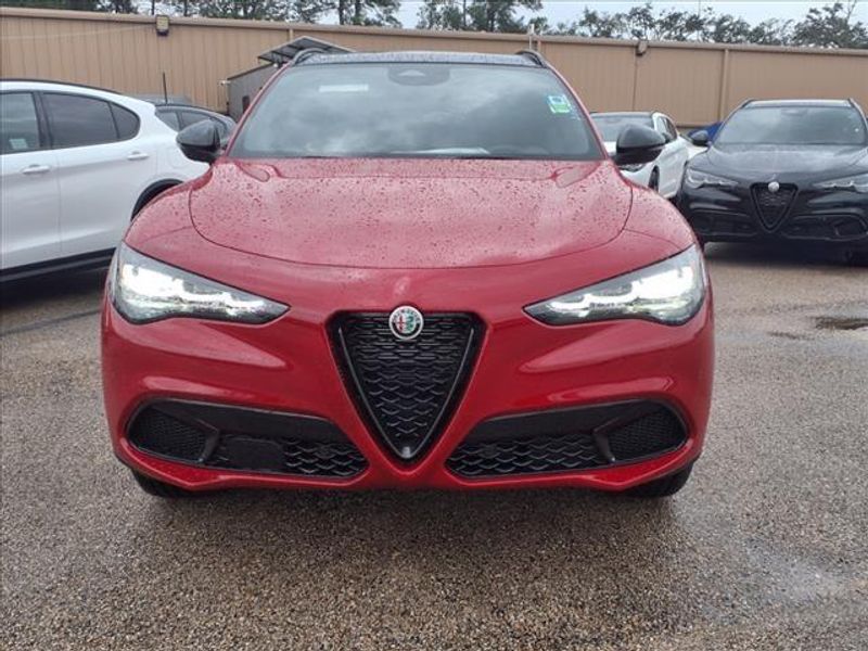 2025 Alfa Romeo Stelvio SprintImage 4