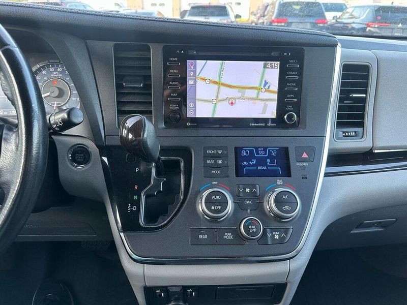 2019 Toyota Sienna XLE PremiumImage 8