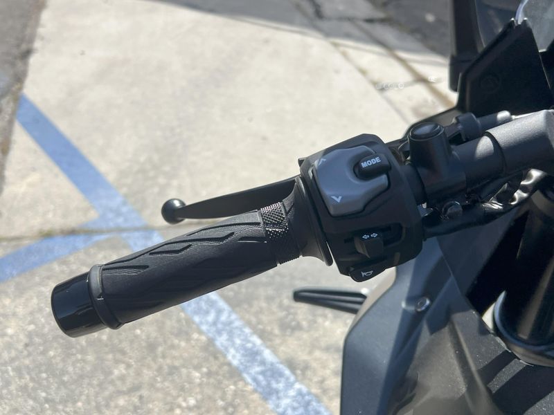 2025 Suzuki GSX-S 8R Image 12
