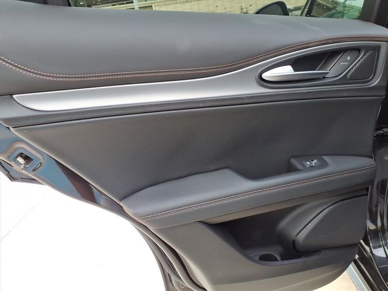 New 2025 Alfa Romeo Stelvio Intensa AwdImage 12