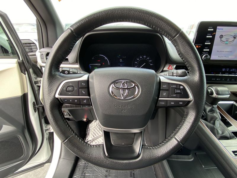 2023 Toyota Sienna XLEImage 27