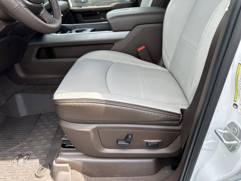 2025 RAM 3500 Laramie Crew Cab 4x4 8