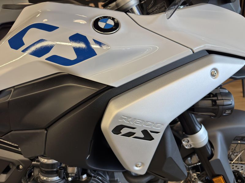 2025 BMW R 1300 GS - LIGHT WHITE 