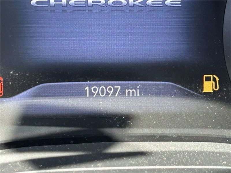 2021 Jeep Cherokee Latitude LuxImage 6
