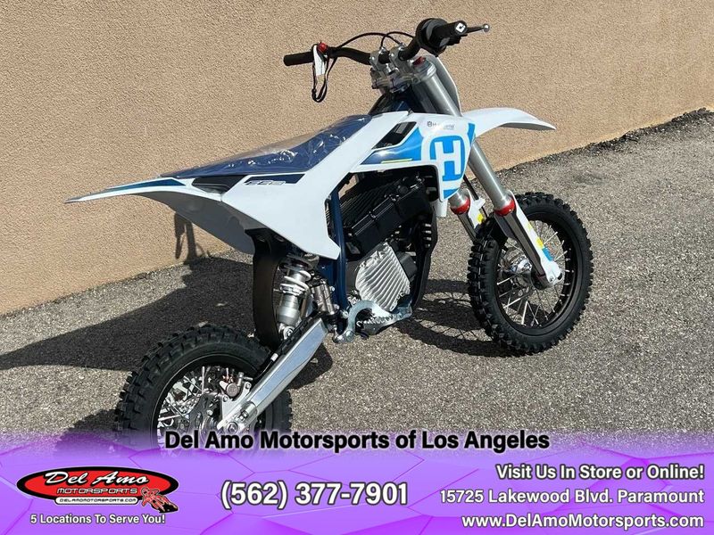 2024 HUSQVARNA EE 3  in a WHITE exterior color. Del Amo Motorsports of Los Angeles (562) 262-9181 delamomotorsports.com 