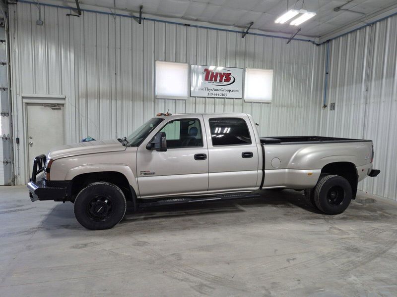 2005 Chevrolet Silverado 3500 DRW LTImage 19