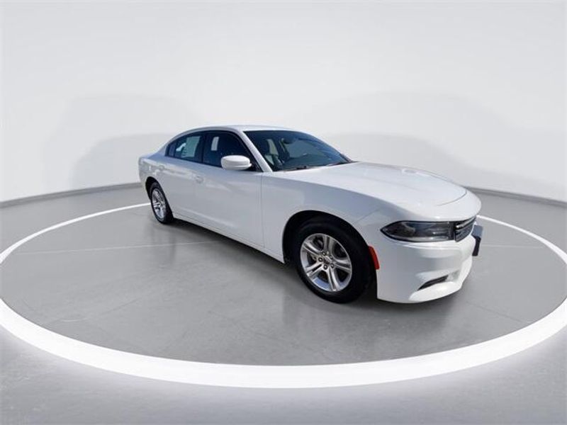 2021 Dodge Charger SXTImage 2