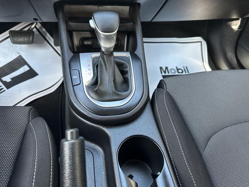 2023 Kia Forte LXSImage 30