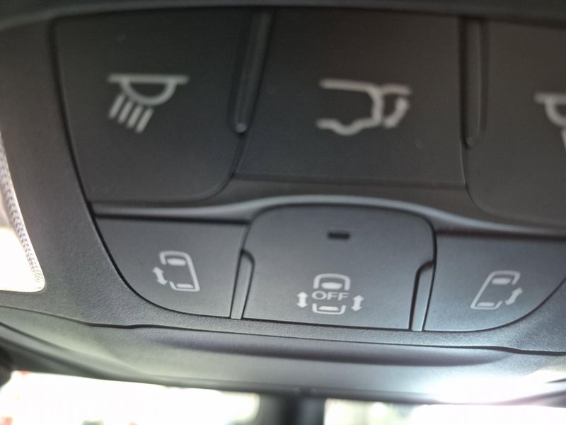 New 2025 Chrysler Pacifica SelectImage 33