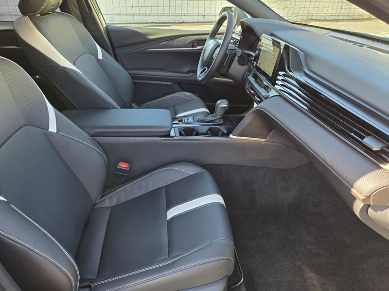 Used 2026 Toyota Camry SE (Natl)