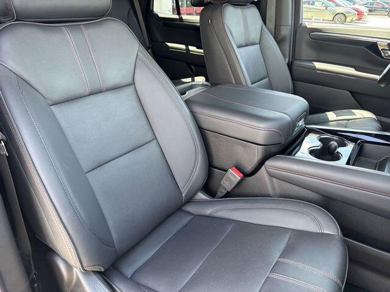 Used 2025 Chevrolet Tahoe RSTImage 13