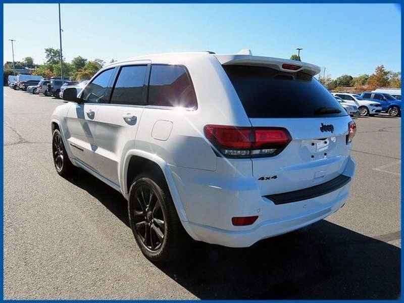 2021 Jeep Grand Cherokee Laredo XImage 5