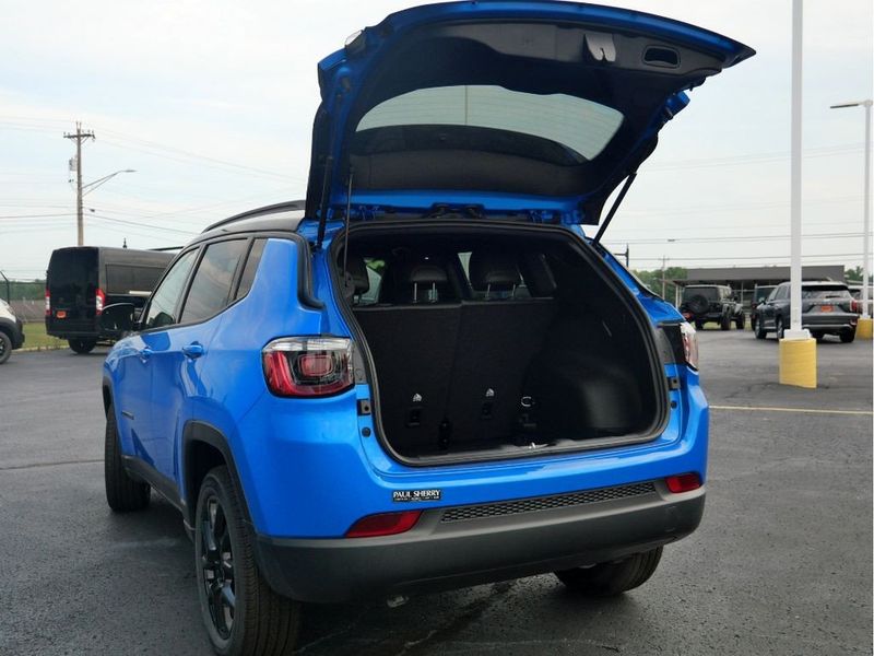 2024 Jeep Compass Latitude 4x4Image 14