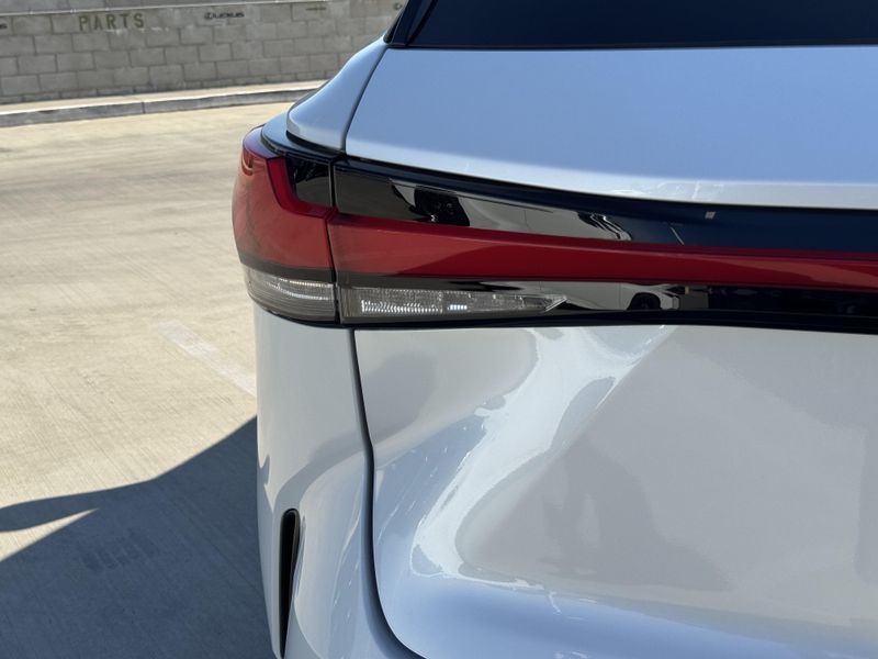 Used 2026 Lexus RX 450h+ PremiumImage 13