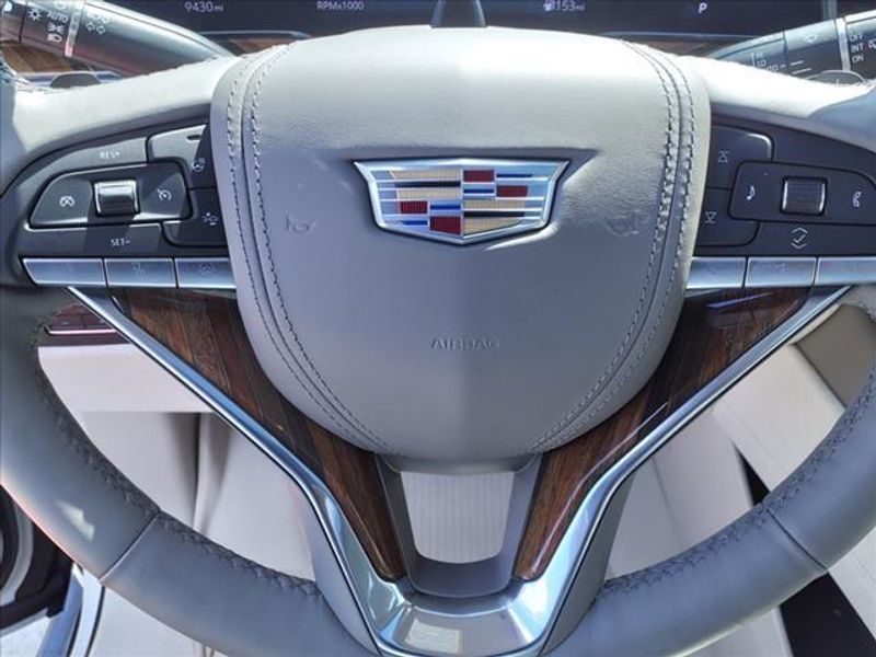 2023 Cadillac Escalade Premium Luxury PlatinumImage 23