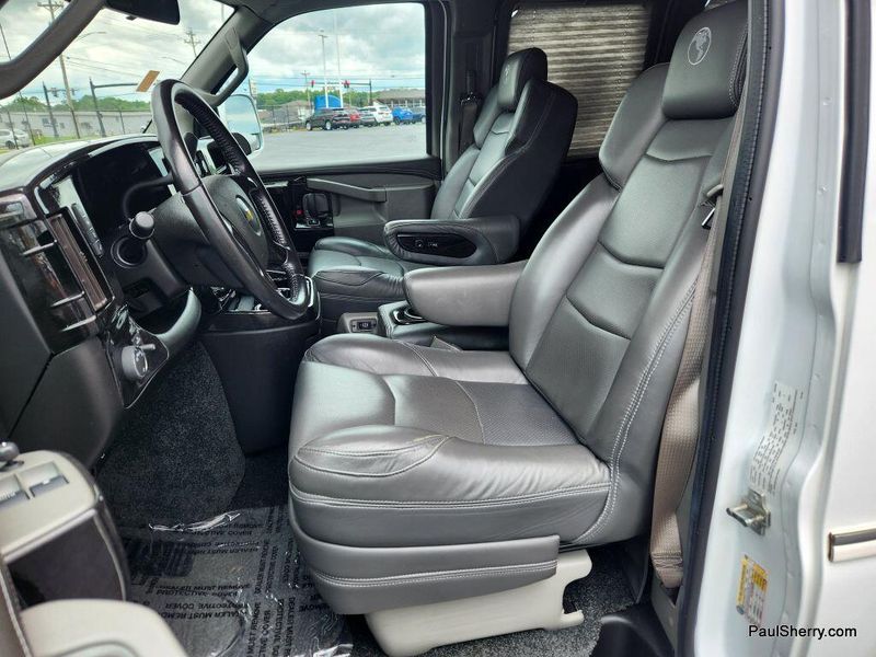 2022 Chevrolet Express Cargo Image 26