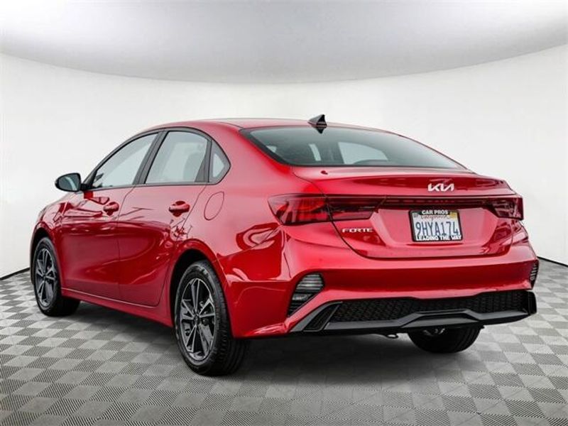 Used 2023 Kia Forte LXSImage 6