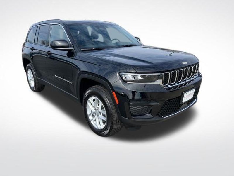 2025 Jeep Grand Cherokee Laredo X 4x4