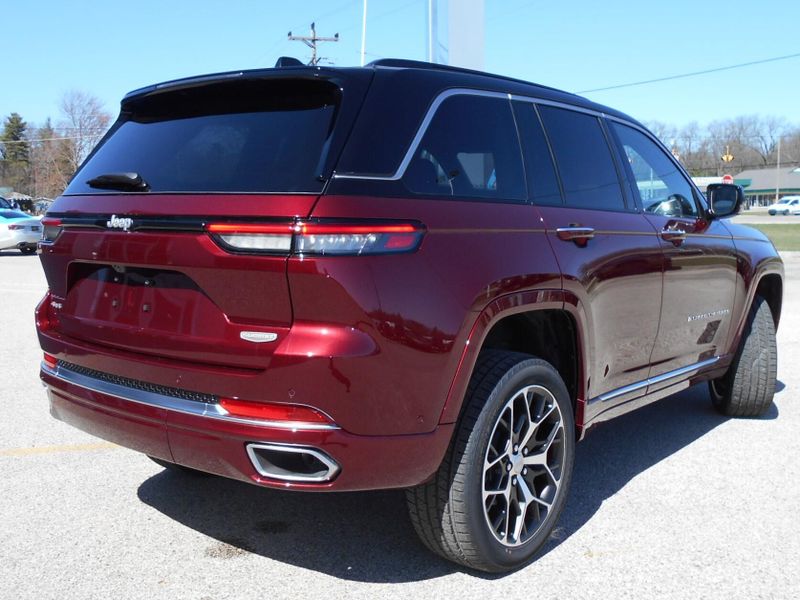 2025 Jeep Grand Cherokee Summit Reserve 4x4Image 38