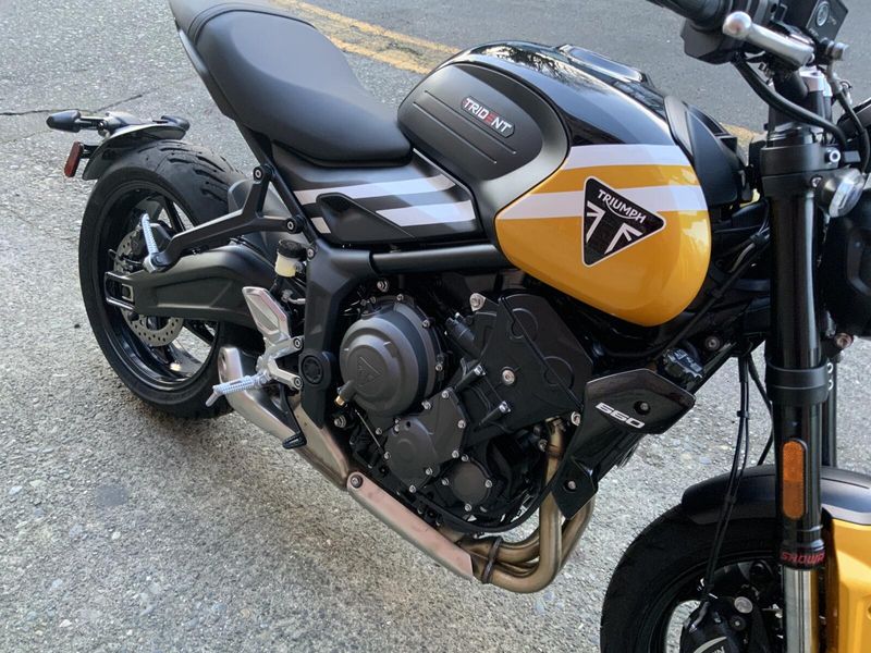 2025 Triumph TRIDENT 660