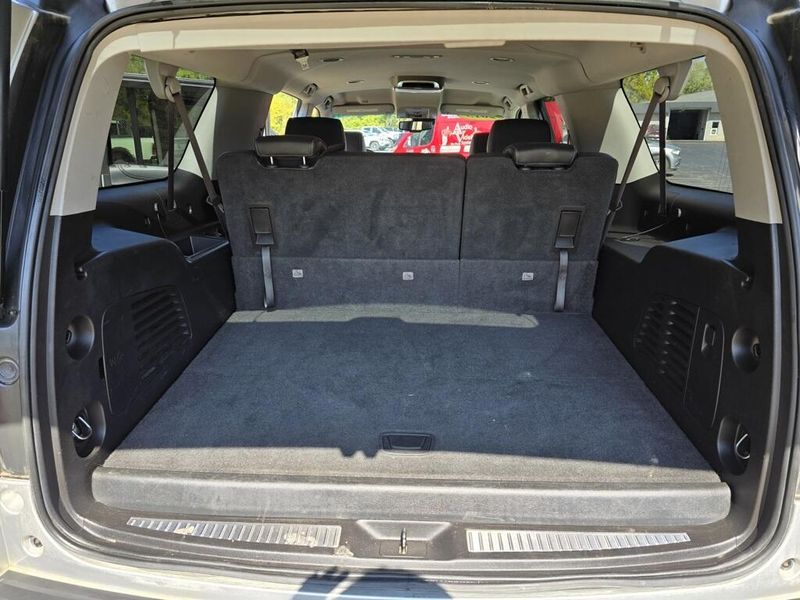 2015 Chevrolet Suburban 1500 LT photo 10